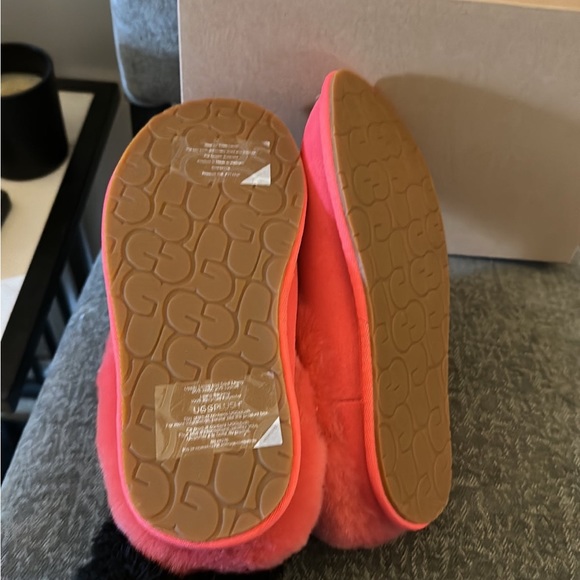 Ugg Moraene slippers 6 - Picture 5 of 5